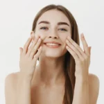 Comparatif des soins visage HydraGlow vs Jet Peel à La Clinique de la Peau à Nice