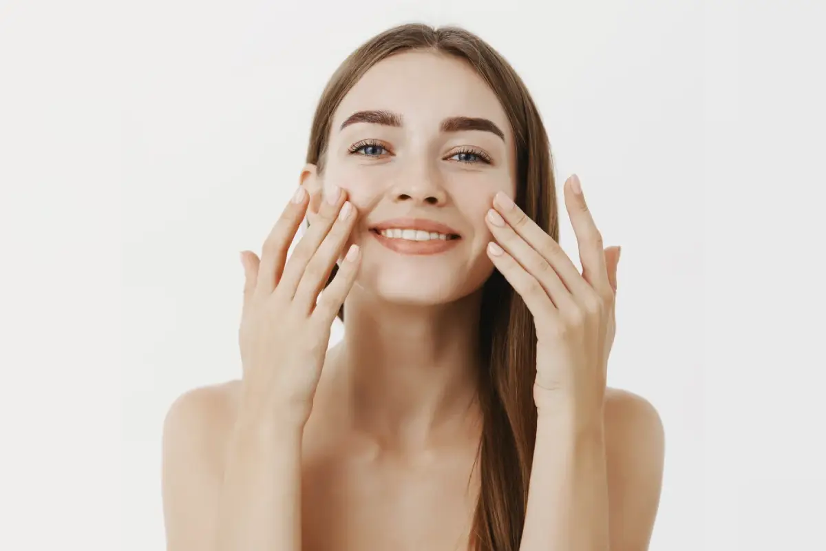 Comparatif des soins visage HydraGlow vs Jet Peel à La Clinique de la Peau à Nice