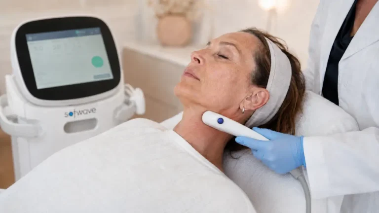 Séance Sofwave à Nice pour raffermir le visage et le cou par ultrasons