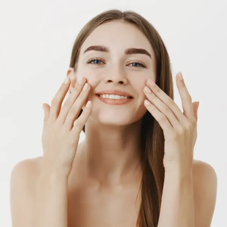 Comparatif des soins visage HydraGlow vs Jet Peel à La Clinique de la Peau à Nice
